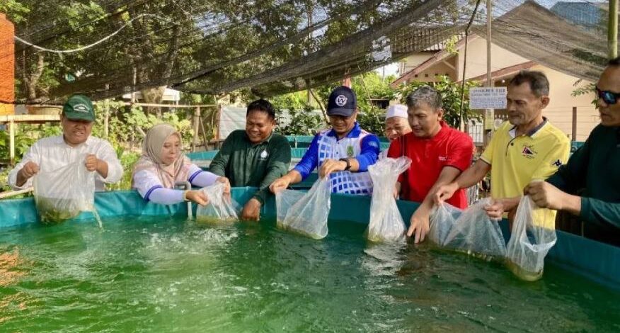 Diskan Batam salurkan bantuan kelompok budi daya ikan senilai Rp2,7 M
