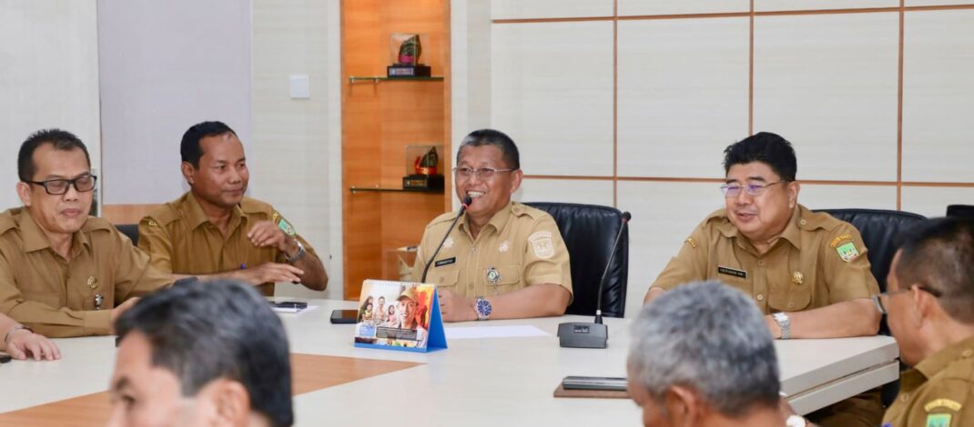 Sekda Batam Pimpin Rapat Prognosis 2027, Target Pendapatan Rp5,2 Triliun