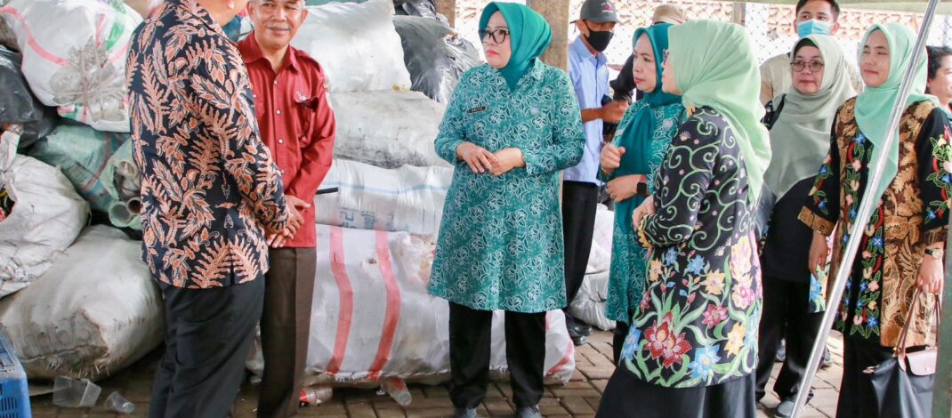 TP-PKK Batam Kunjungi Bank Sampah Induk Jakarta Barat, Perkuat Pengelolaan Berbasis Masyarakat
