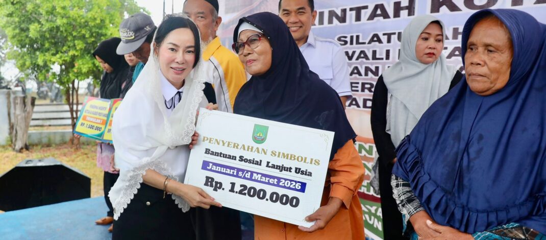 Li Claudia: Lansia Batam Harus Sejahtera, Bantuan Akan Terus Diperluas