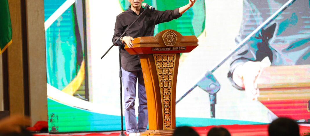 Amsakar Kobarkan Semangat 1.600 Mahasiswa Baru UIS, Dorong Generasi Unggul Berdaya Saing Global