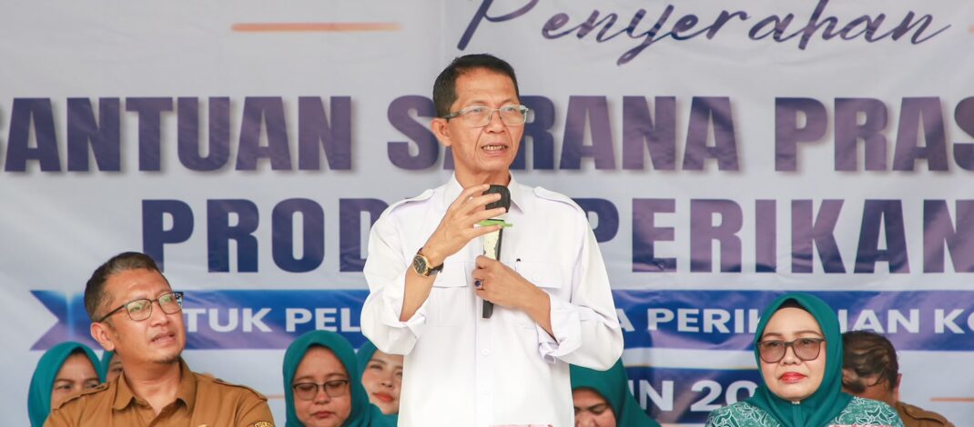 Bersama TP-PKK Batam, Amsakar Serahkan Bantuan Sarana Perikanan dan Tekankan Pemberdayaan Masyarakat
