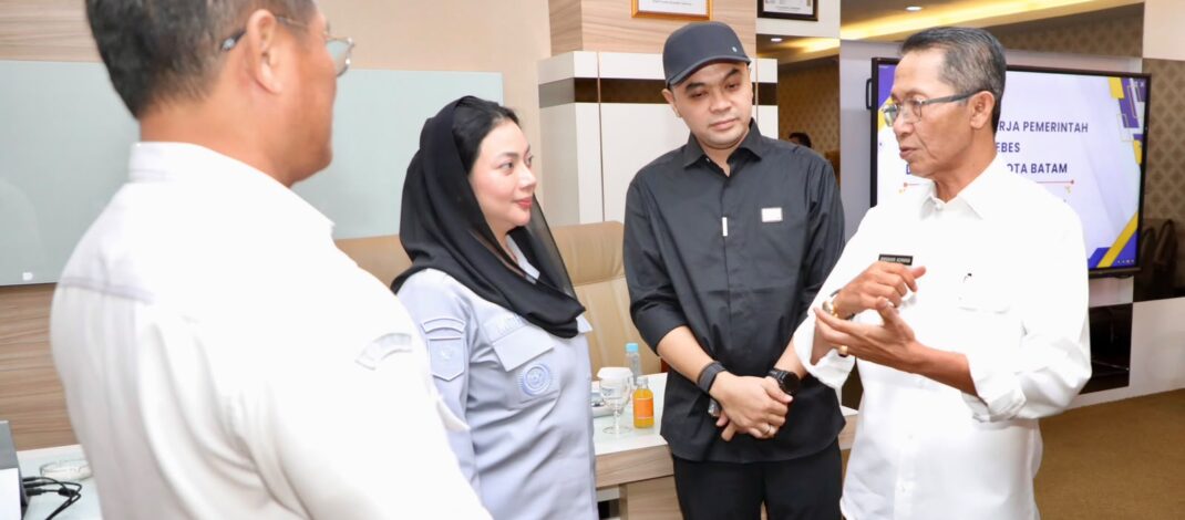 Amsakar Paparkan Strategi PAD dan Program Prioritas Batam kepada Pemkab Brebes