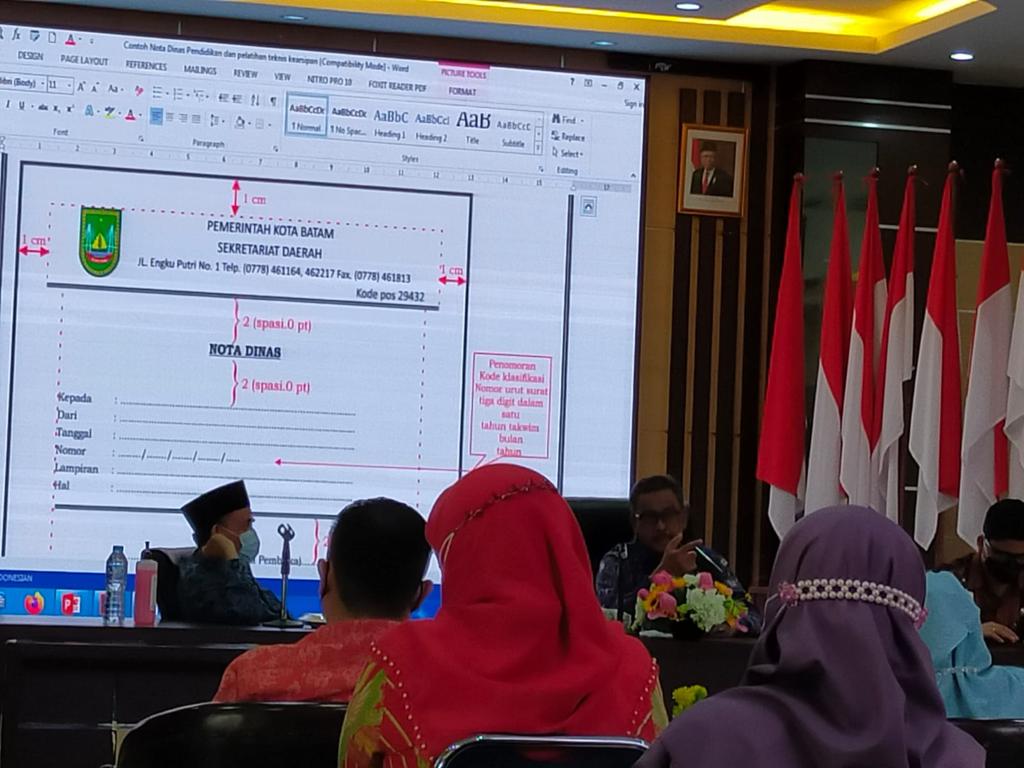 Mengikuti-sosialisasi-Perwako-nomor-34-tahun-2021-tentang-Pedoman-Tata-Naskah-Dinas-di-Lingkungan-Pemko-Batam