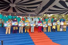 Penyerahan-bantuan-APBD-2021-secara-simbolis-dalam-rangkaian-upacara-Hari-Jadi-Batam