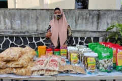 Anggota Poklahsar binaan Dinas Perikanan berpartisipasi dalam kegiatan Pasar Tani yang digelar Dinas Ketahanan Pangan dan Pertanian di Sekupang.