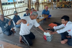 Praktik menghidupkan mesin ketinting berbahan bakar gas (BBG).
