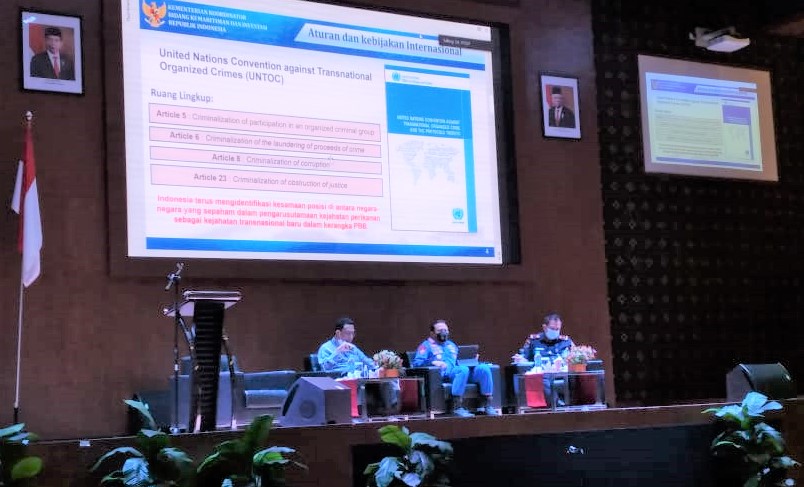 Mengikuti-Rapat-Koordinasi-Produk-Perikanan-yang-Ilegal-Di-atau-Ke-Wilayah-NKRI.-Rapat-berlangsung-di-Hotel-Aston-Batam-15-Februari-2021.