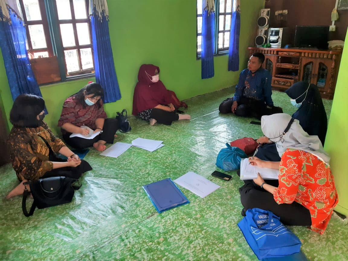 Tim-Diskan-memverifikasi-calon-tenant-inkubasi-bisnis-produk-kelautan-dan-perikanan-Poklahsar-Anak-Nelayan-Mandiri-Setokok.