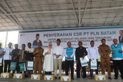 Simbolis-Foto-bersama-1